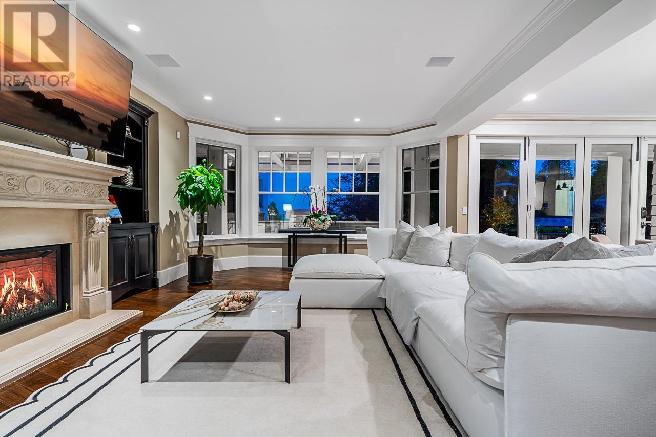 2956 PALMERSTON AVENUE, West Vancouver