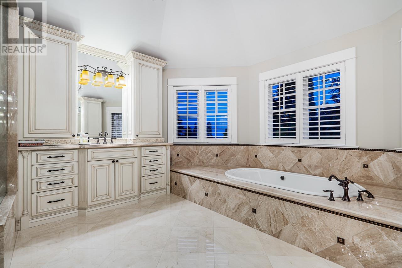 2956 PALMERSTON AVENUE, West Vancouver