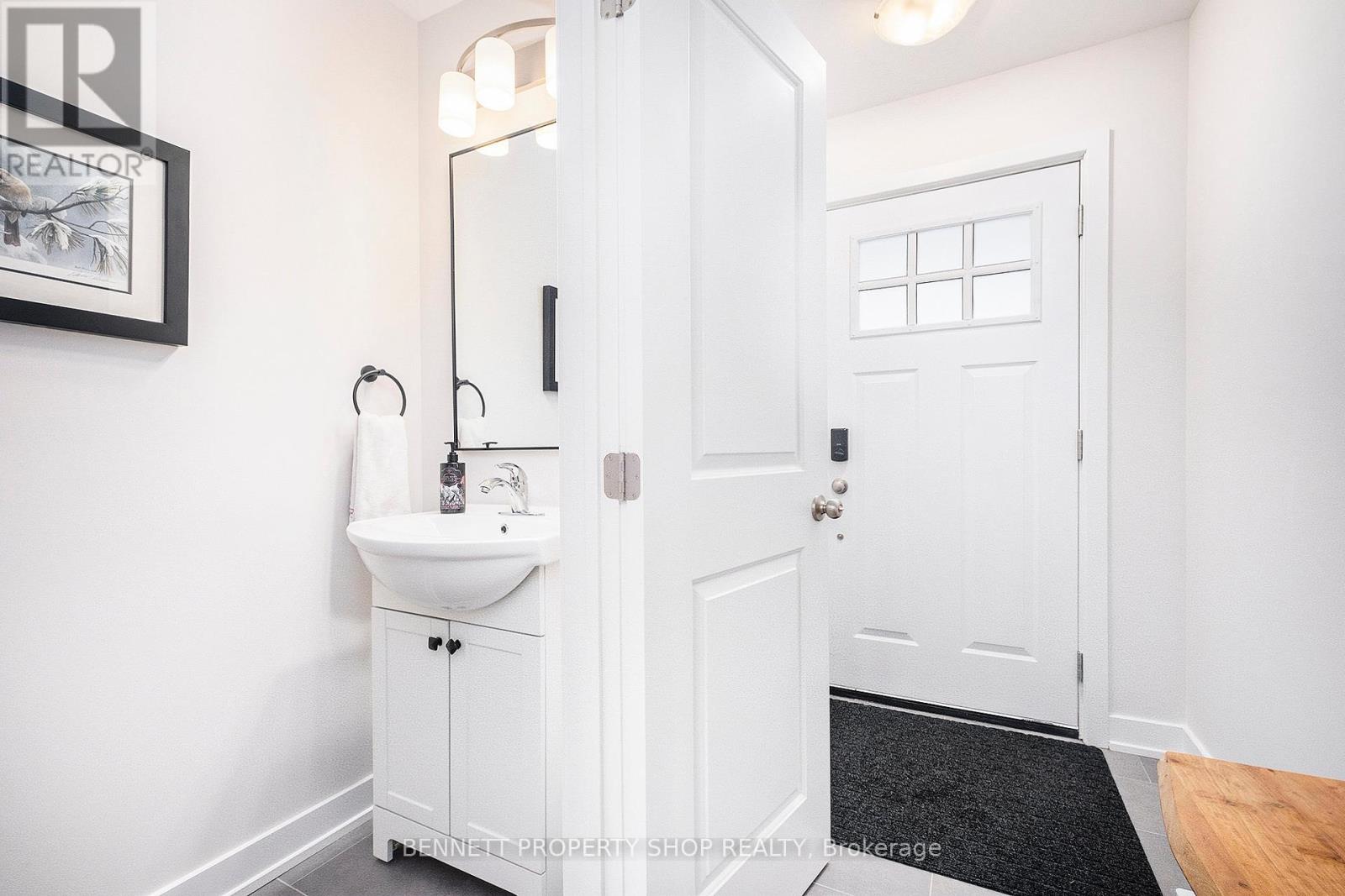 Photo 3 of 63 Whitcomb Crescent, Smiths Falls ON