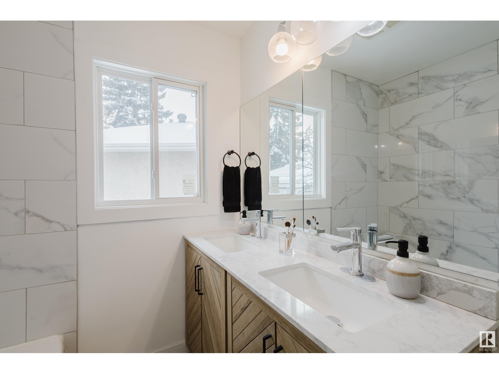 10403 65 AV NW, Edmonton