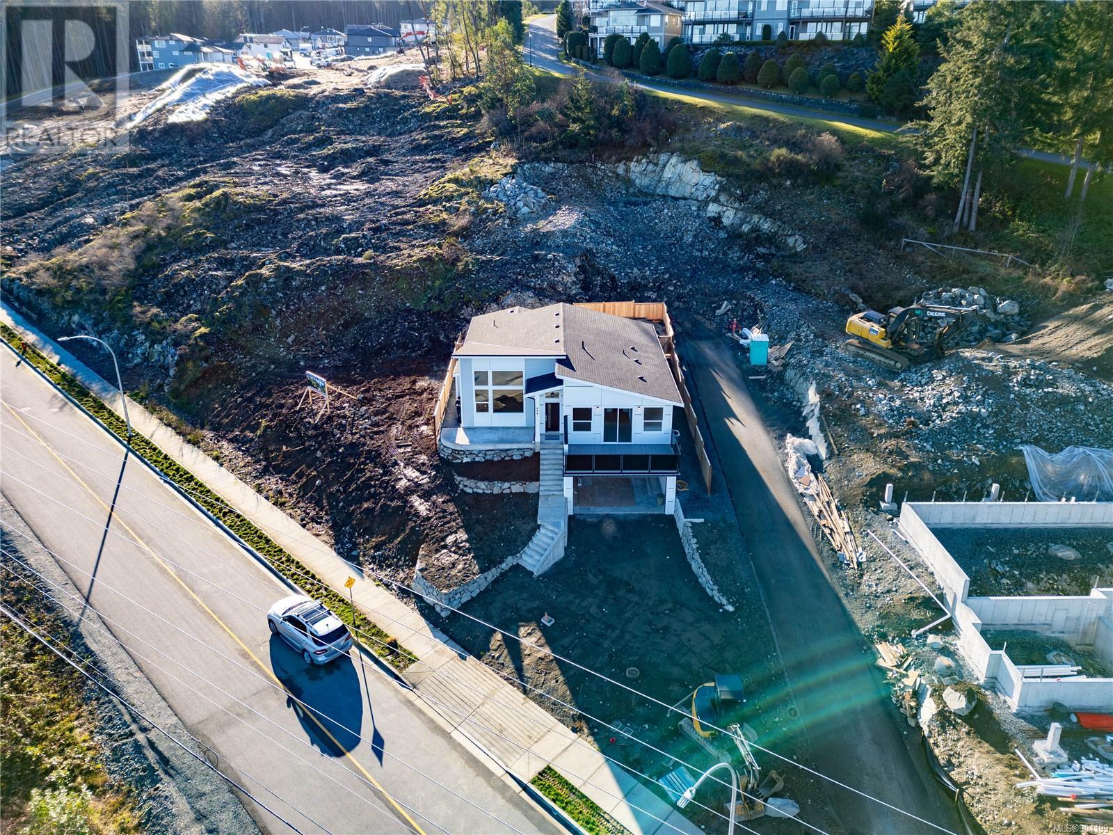 664 Farrell Rd, Ladysmith
