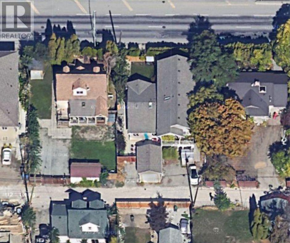 1 1077 CLEMENT Avenue, Kelowna
