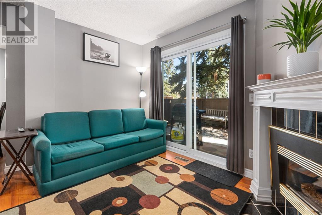 Single Family House for Sale in   Coach Bluff Crescent SW Coach Hill Calgary 