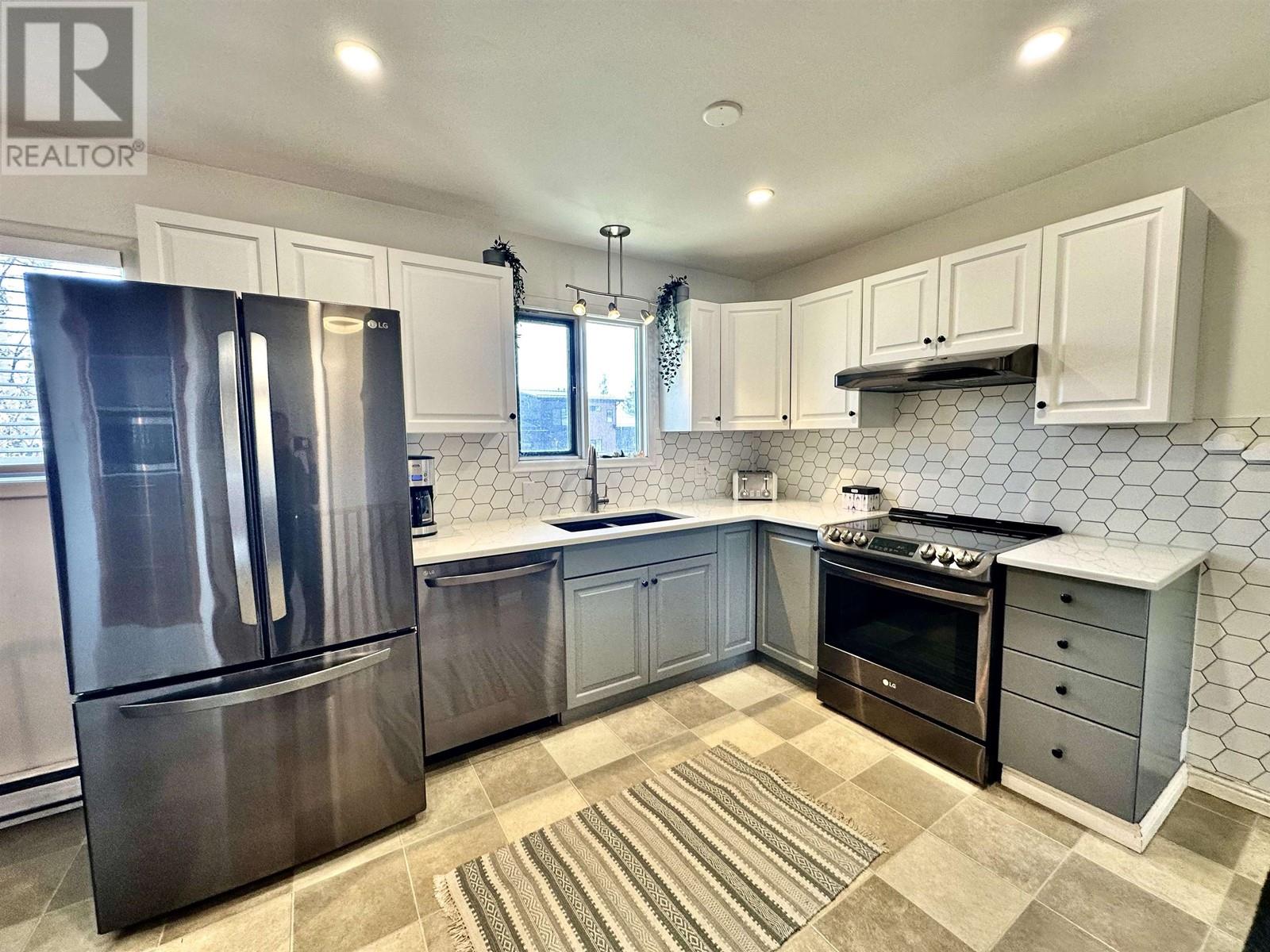 1260 3RD AVENUE, Valemount