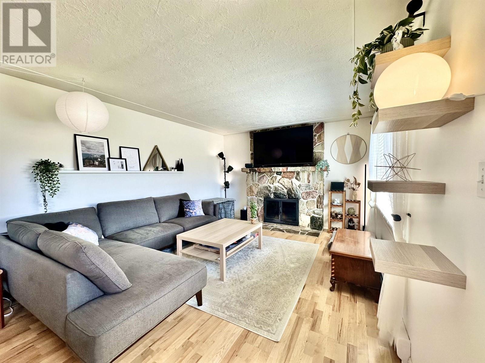 1260 3RD AVENUE, Valemount