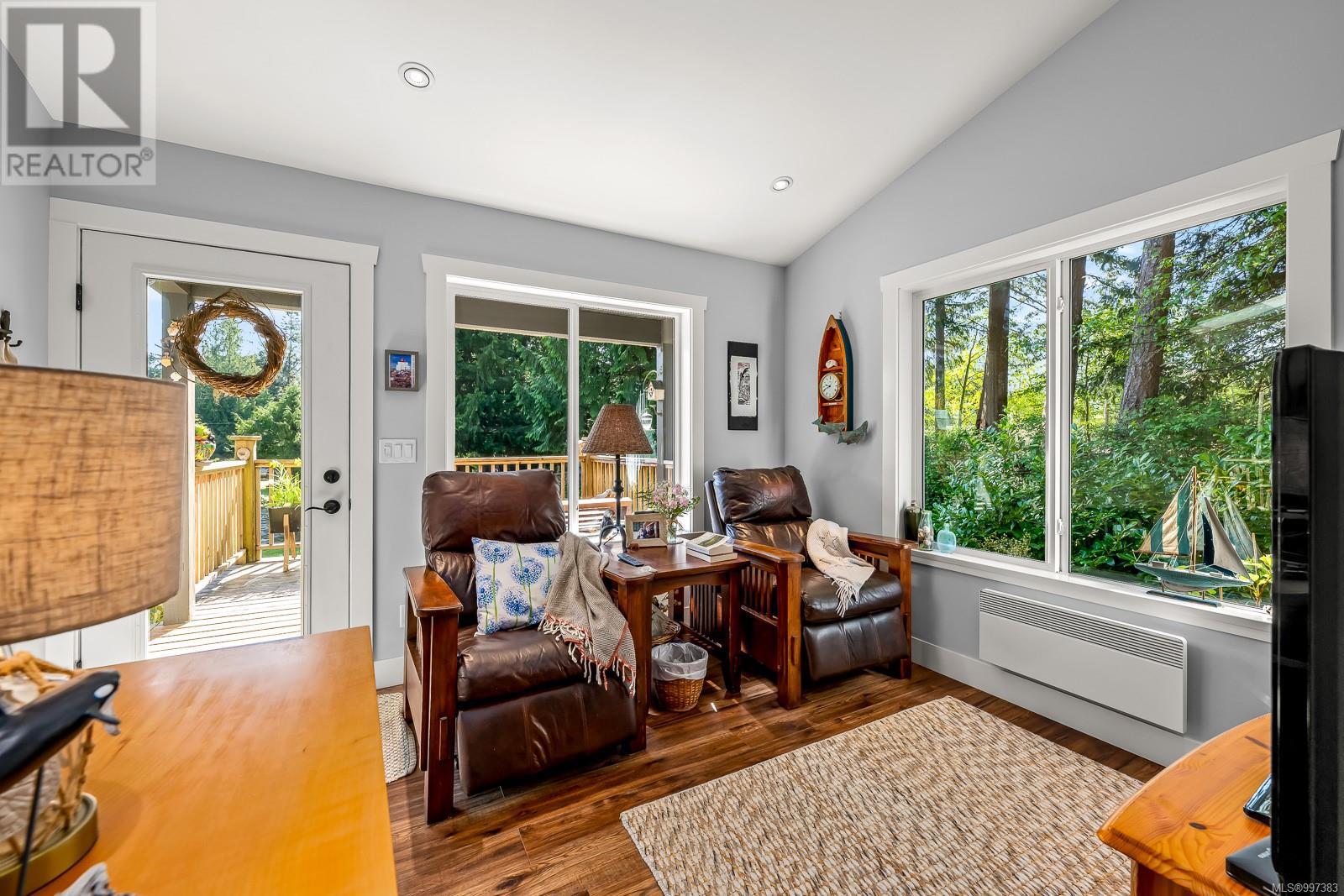 1495 Baikie Rd, Denman Island