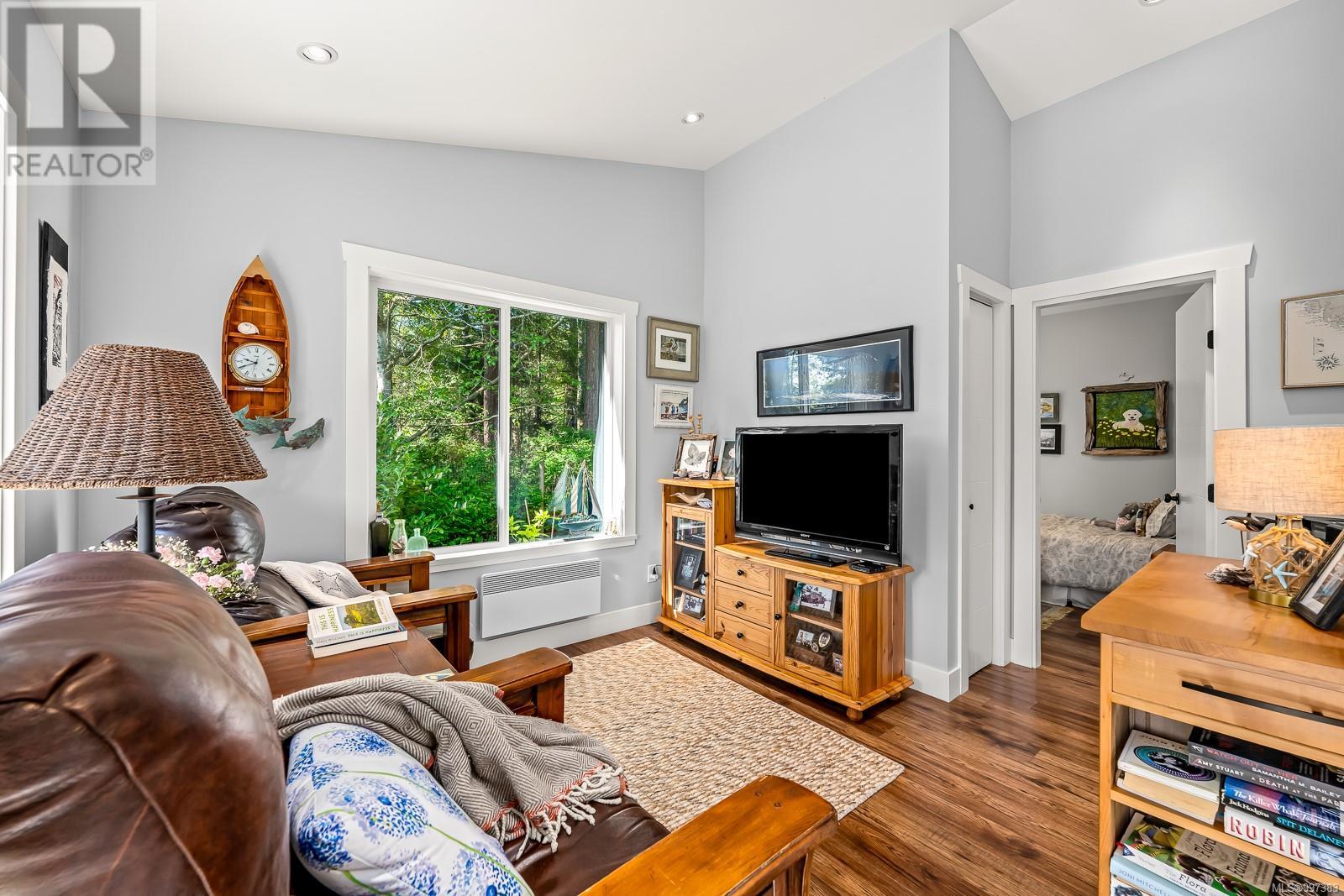 1495 Baikie Rd, Denman Island