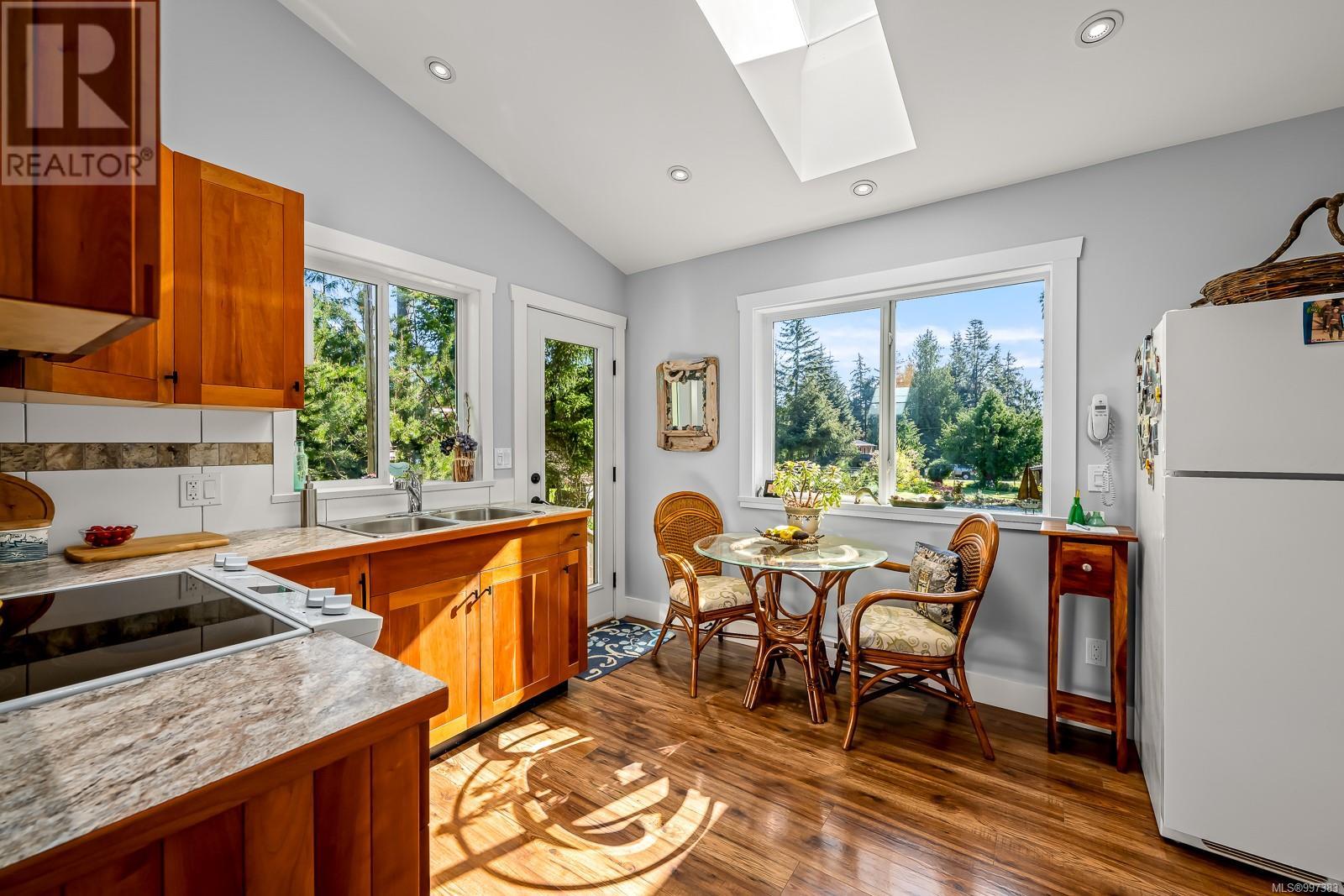 1495 Baikie Rd, Denman Island