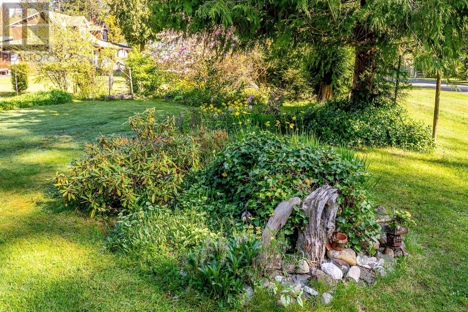 1495 Baikie Rd, Denman Island