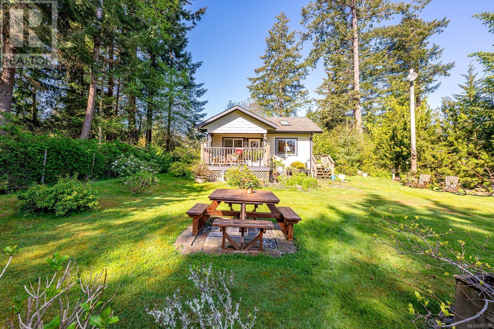 1495 Baikie Rd, Denman Island