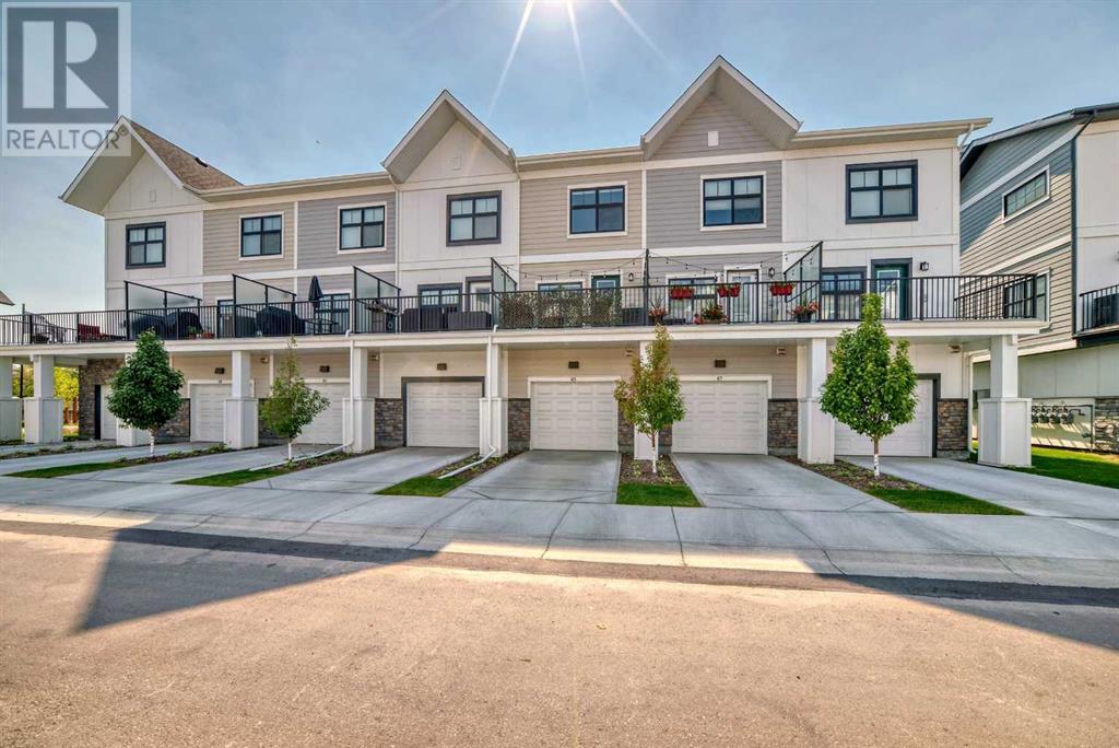 Single Family House for Sale in  Les Jardins Park SE Douglasdale/Glen Calgary 