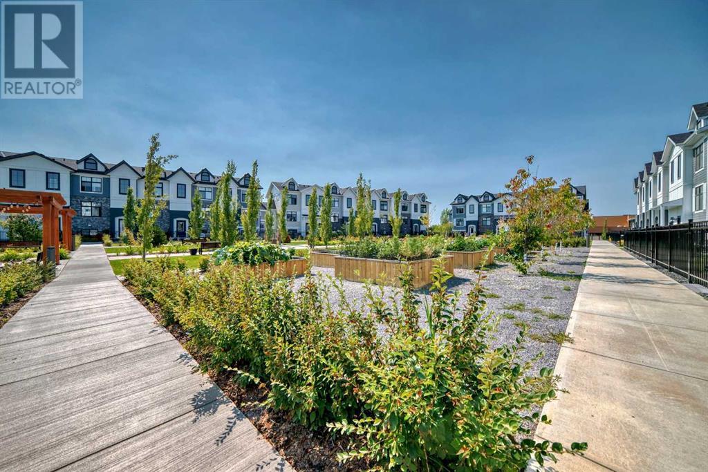 Single Family House for Sale in  Les Jardins Park SE Douglasdale/Glen Calgary 