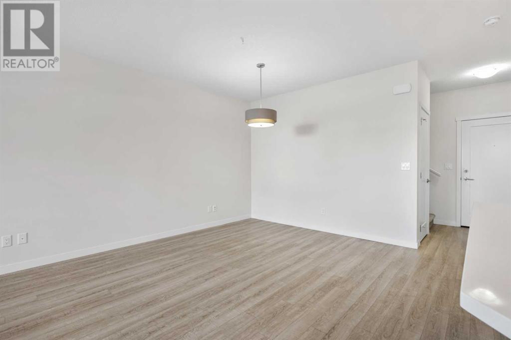 Single Family House Low rise for Sale in   Shawnee Common SW Shawnee Slopes Calgary 