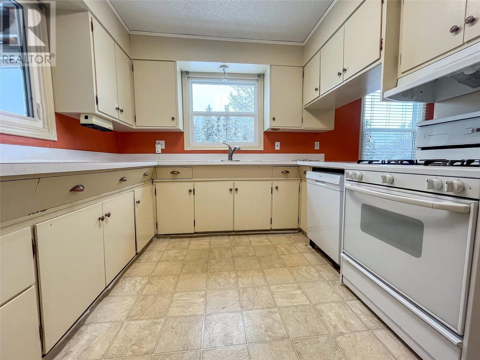 9204 9 Street, Dawson Creek