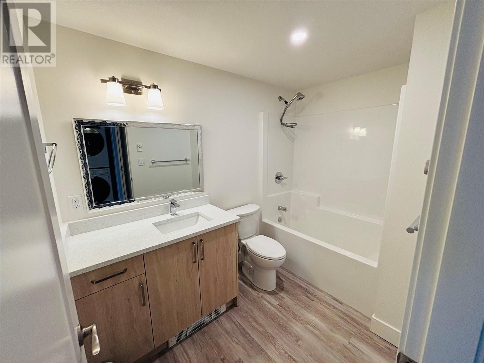 1768 Gallon Avenue, Lumby
