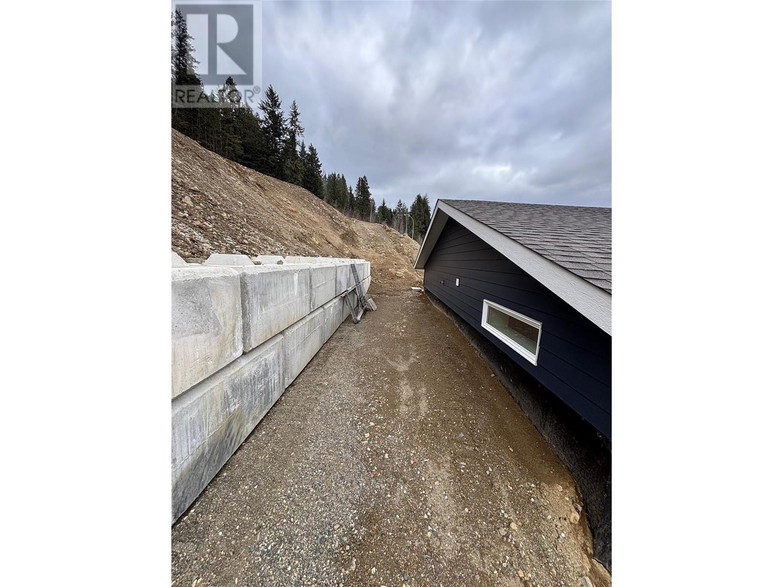 1768 Gallon Avenue, Lumby