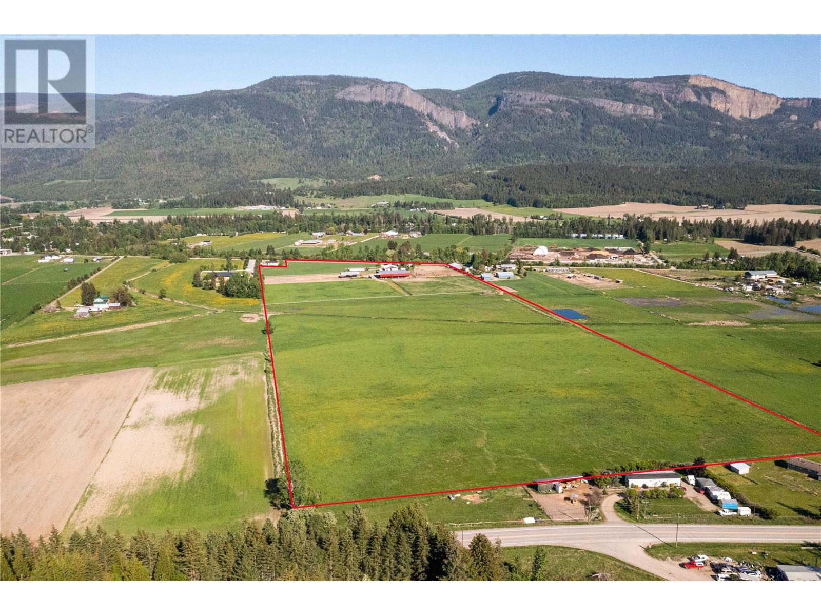 Photo 15 of 72 Tomkinson Road, Grindrod BC