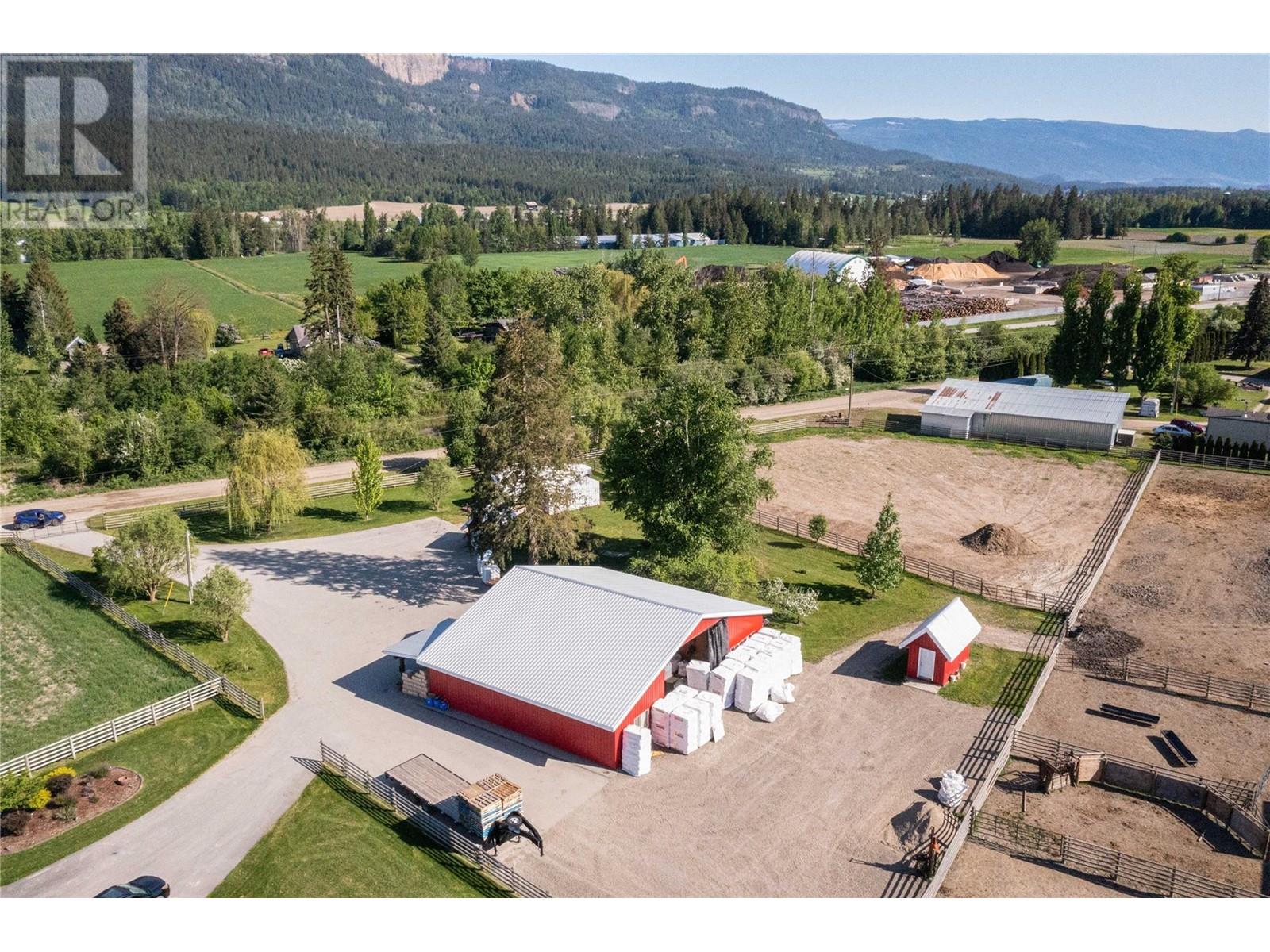 Photo 16 of 72 Tomkinson Road, Grindrod BC