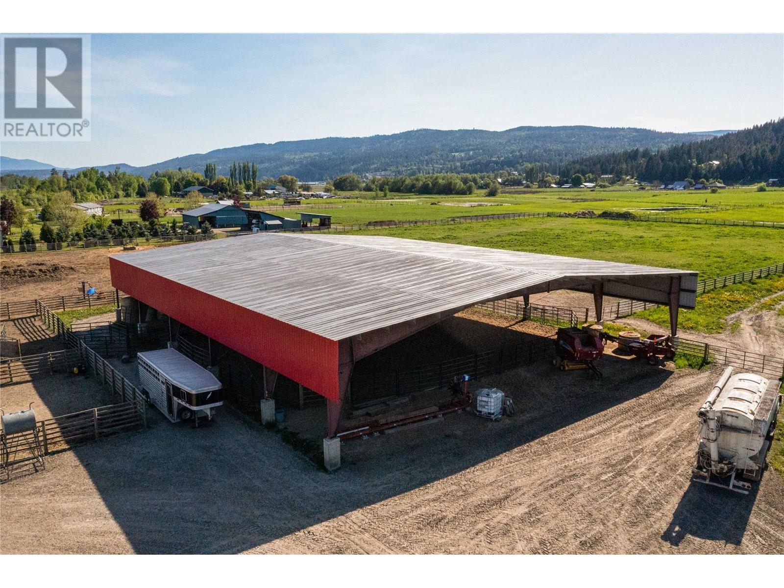 Photo 12 of 72 Tomkinson Road, Grindrod BC