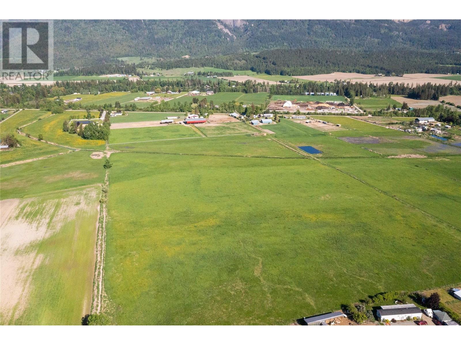 Photo 28 of 72 Tomkinson Road, Grindrod BC