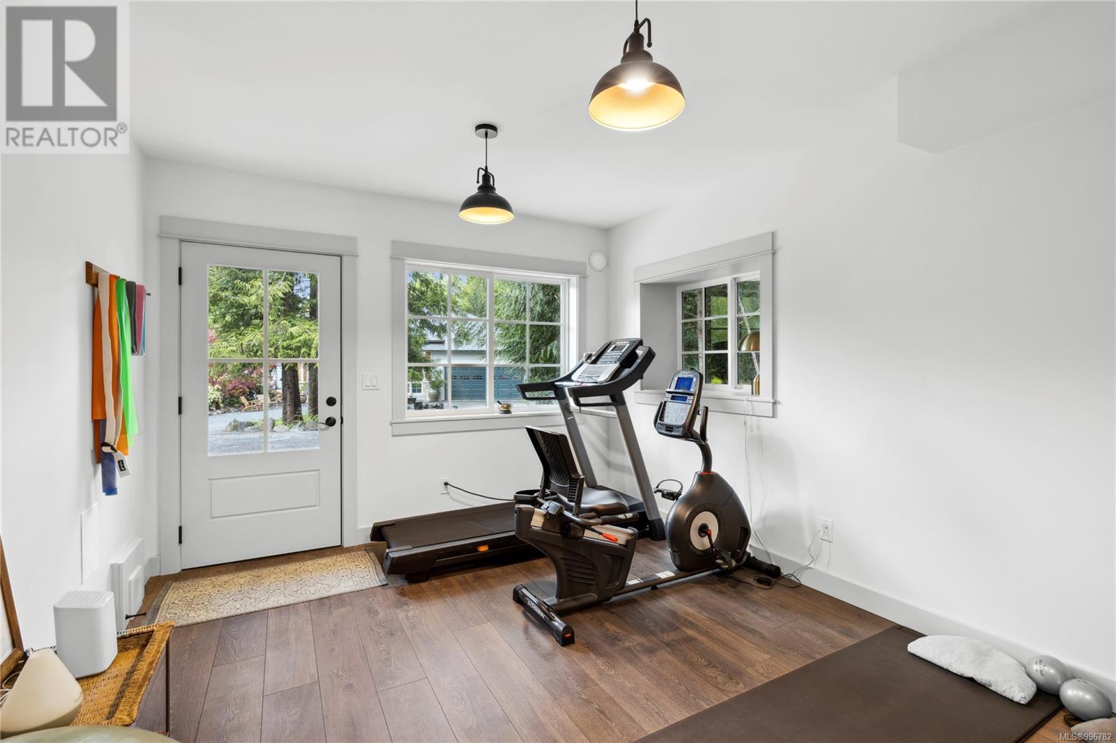 7190 Hase Pl, Lantzville