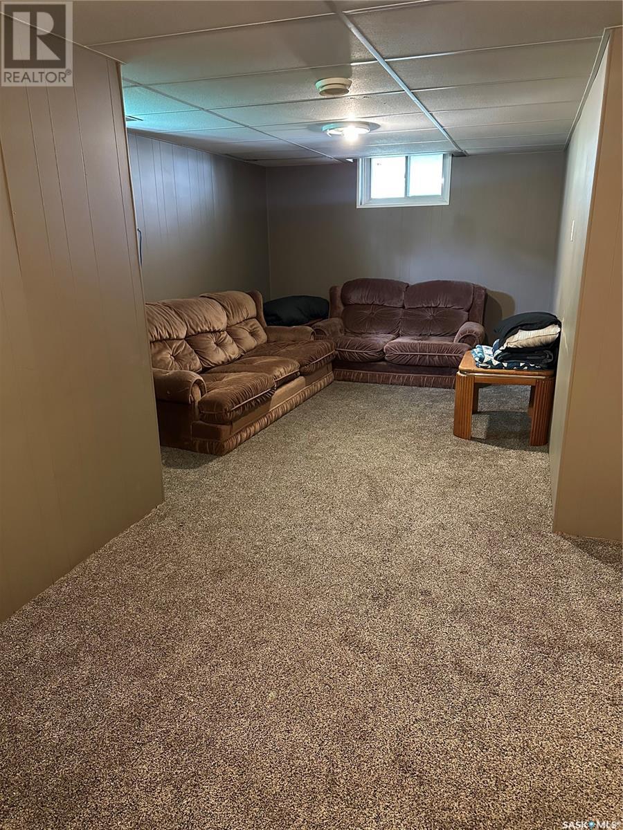 Photo 13 of 4567 Price Avenue, Gull Lake SK