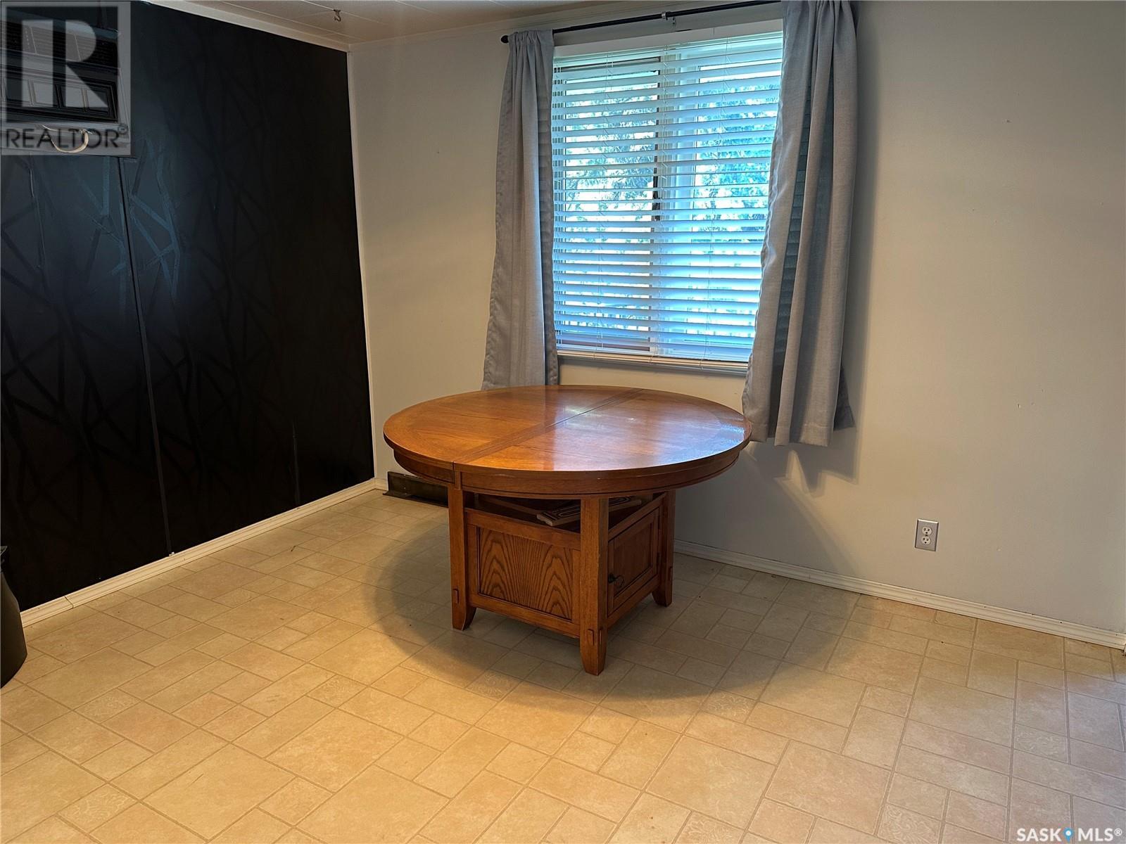 Photo 5 of 4567 Price Avenue, Gull Lake SK