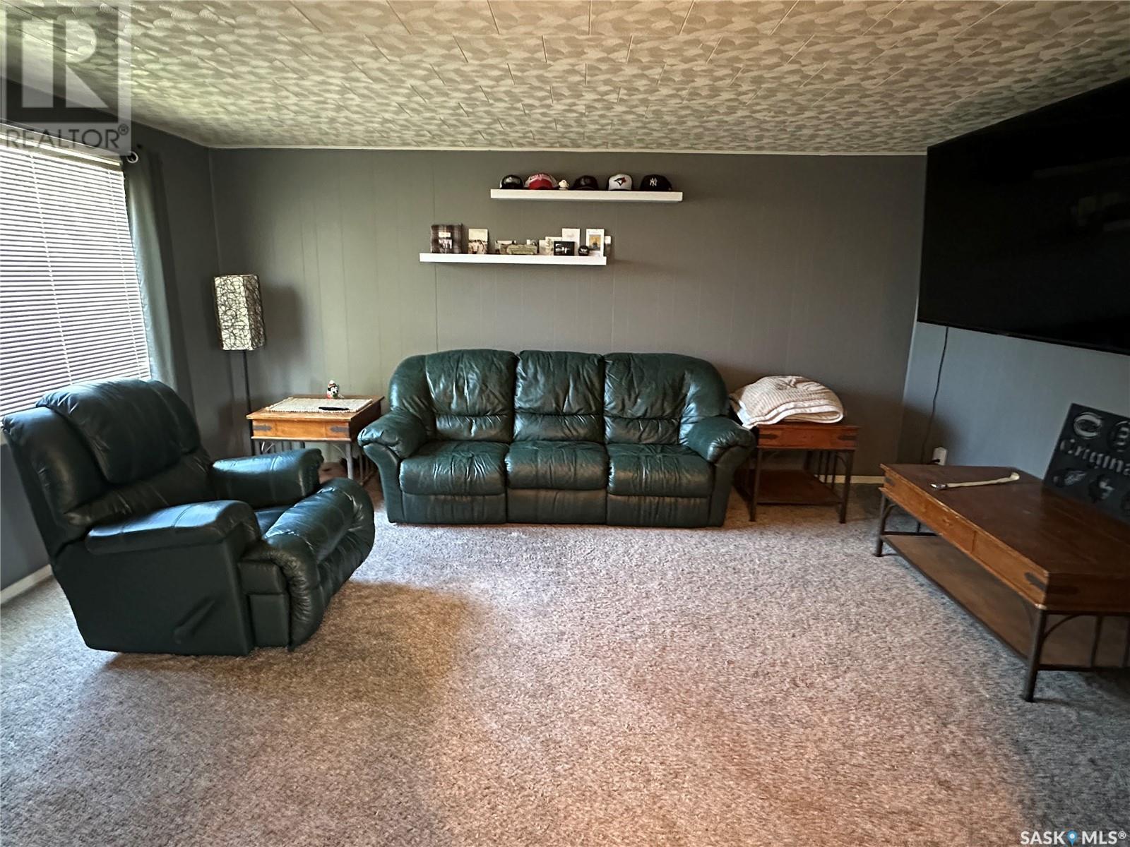 Photo 7 of 4567 Price Avenue, Gull Lake SK