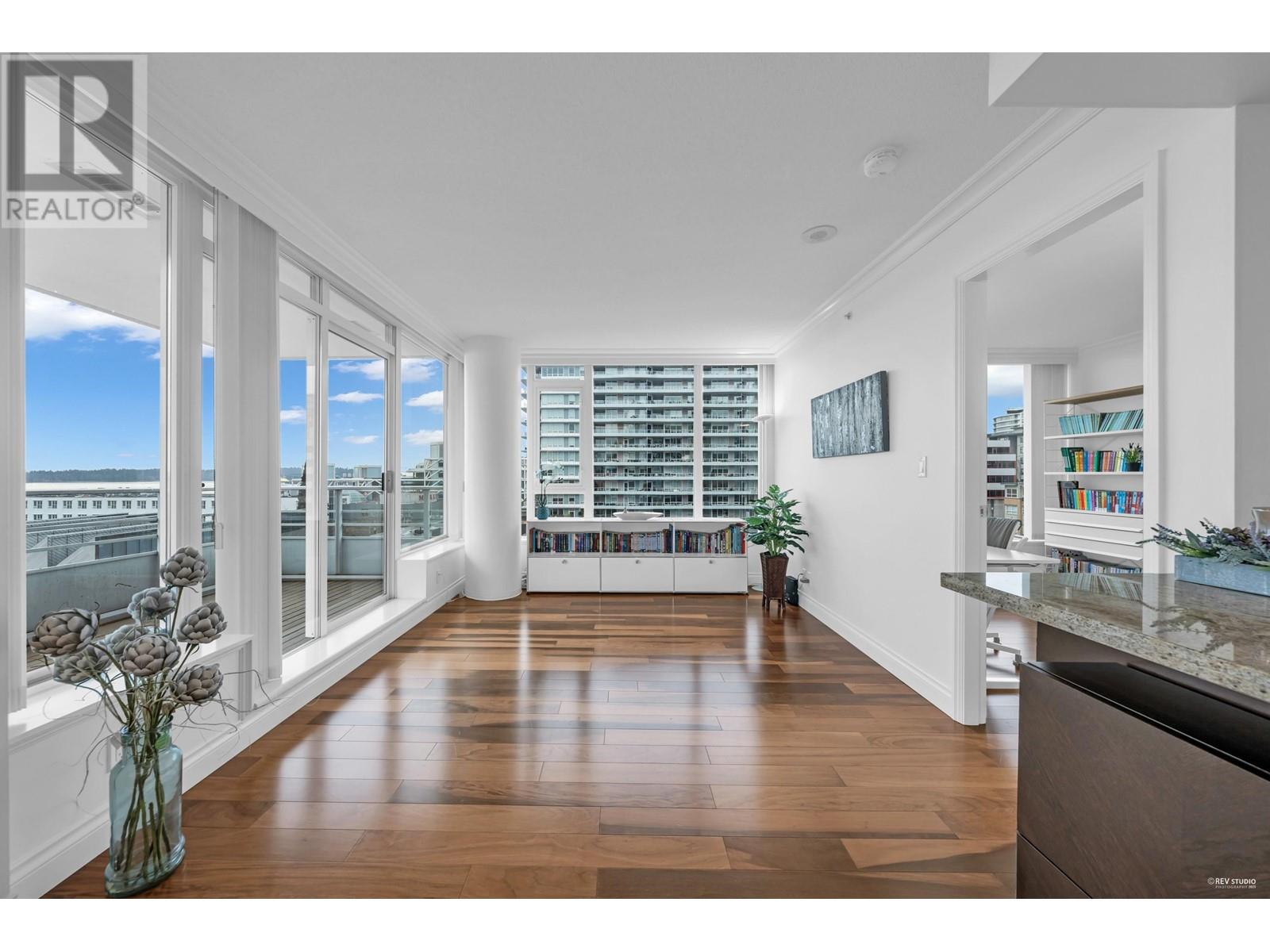 502 133 E ESPLANADE, North Vancouver