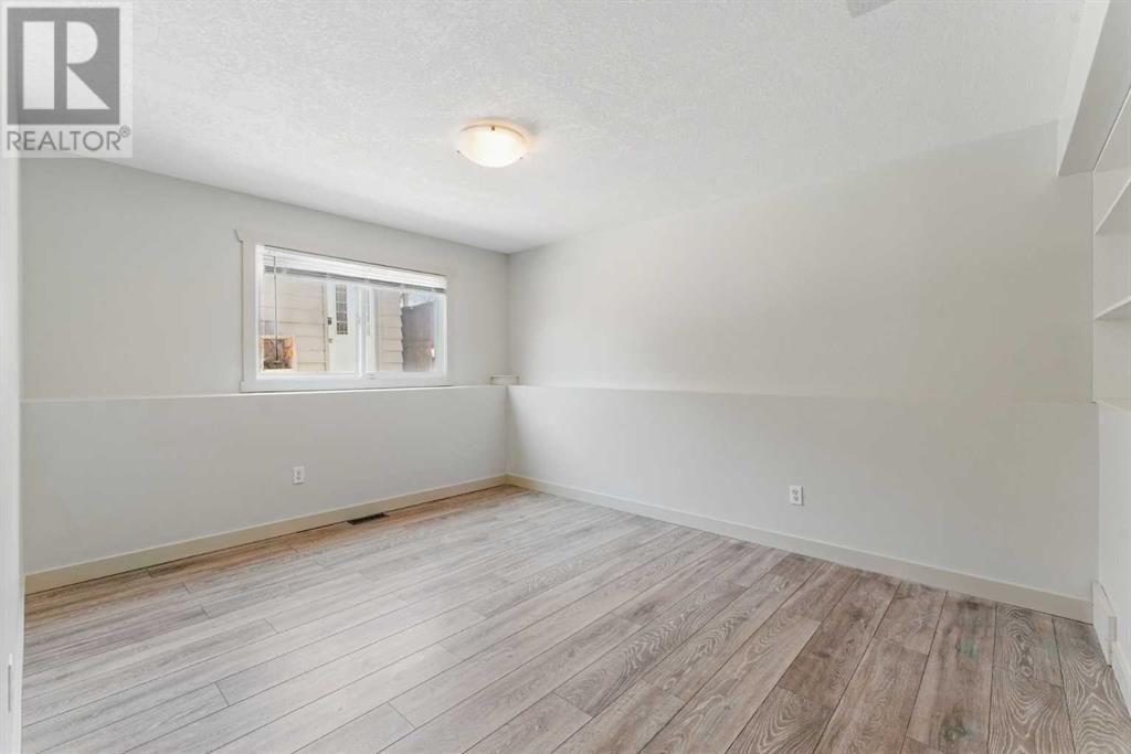Single Family House 4 Level for Sale in  Woodfield Drive SW Woodbine Calgary 