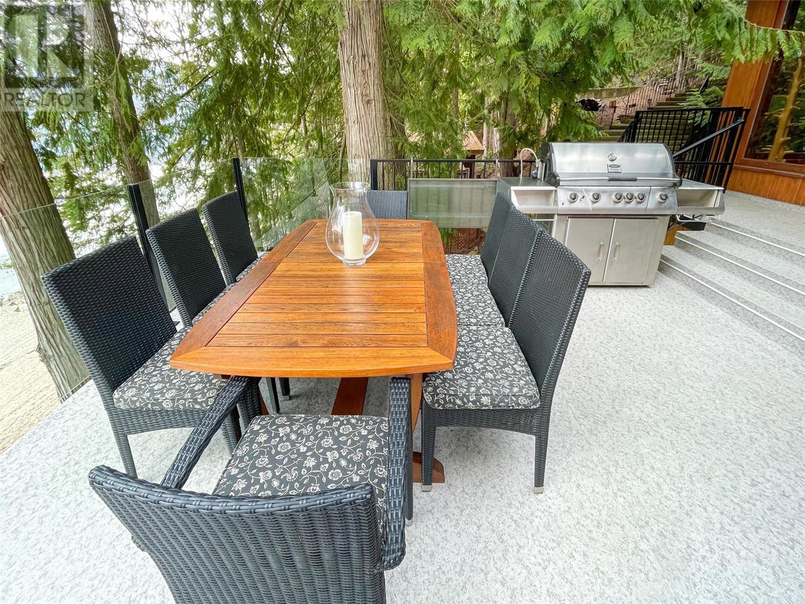  7302 Sunnybrae Canoe Point Road, Tappen
