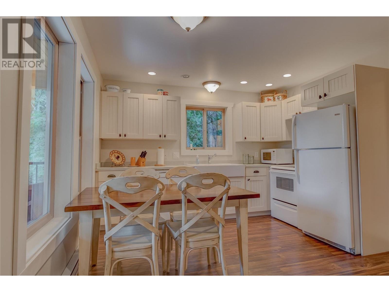  7302 Sunnybrae Canoe Point Road, Tappen
