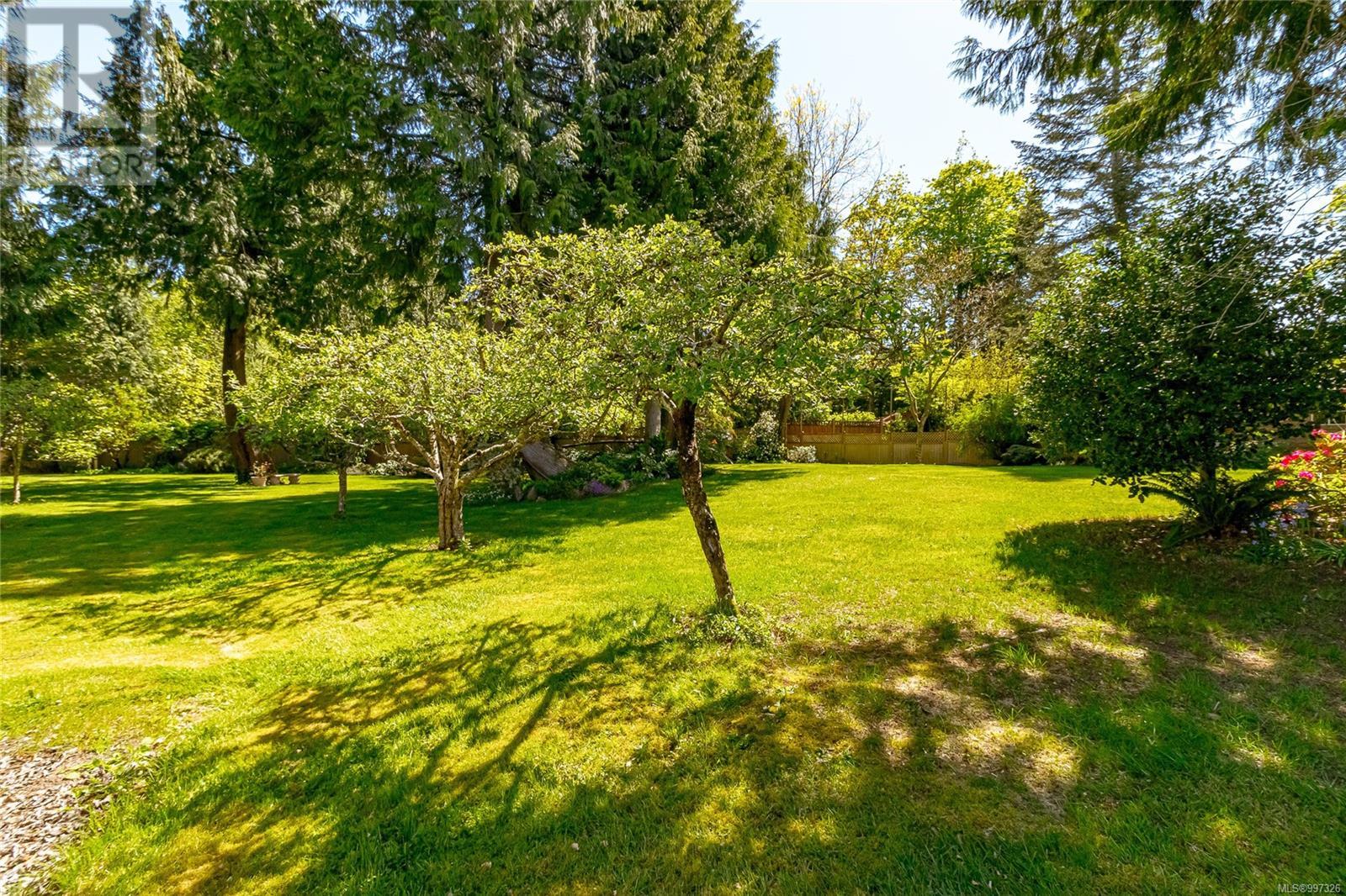 11059 Finch Pl, Ladysmith