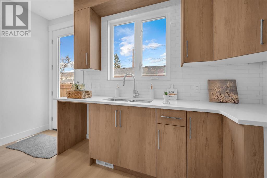 Single Family House for Sale in    Avenue NE Renfrew Calgary 