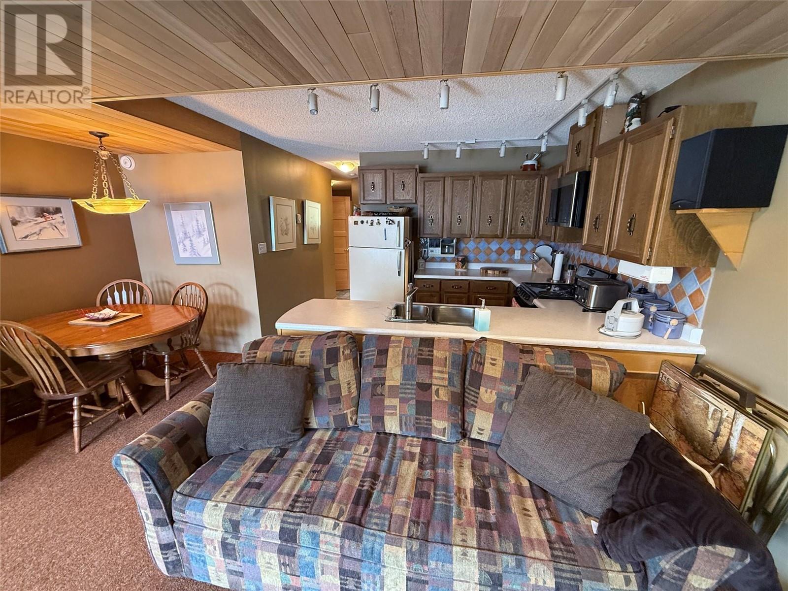 330 Strayhorse Road Unit# 205, Apex Mountain