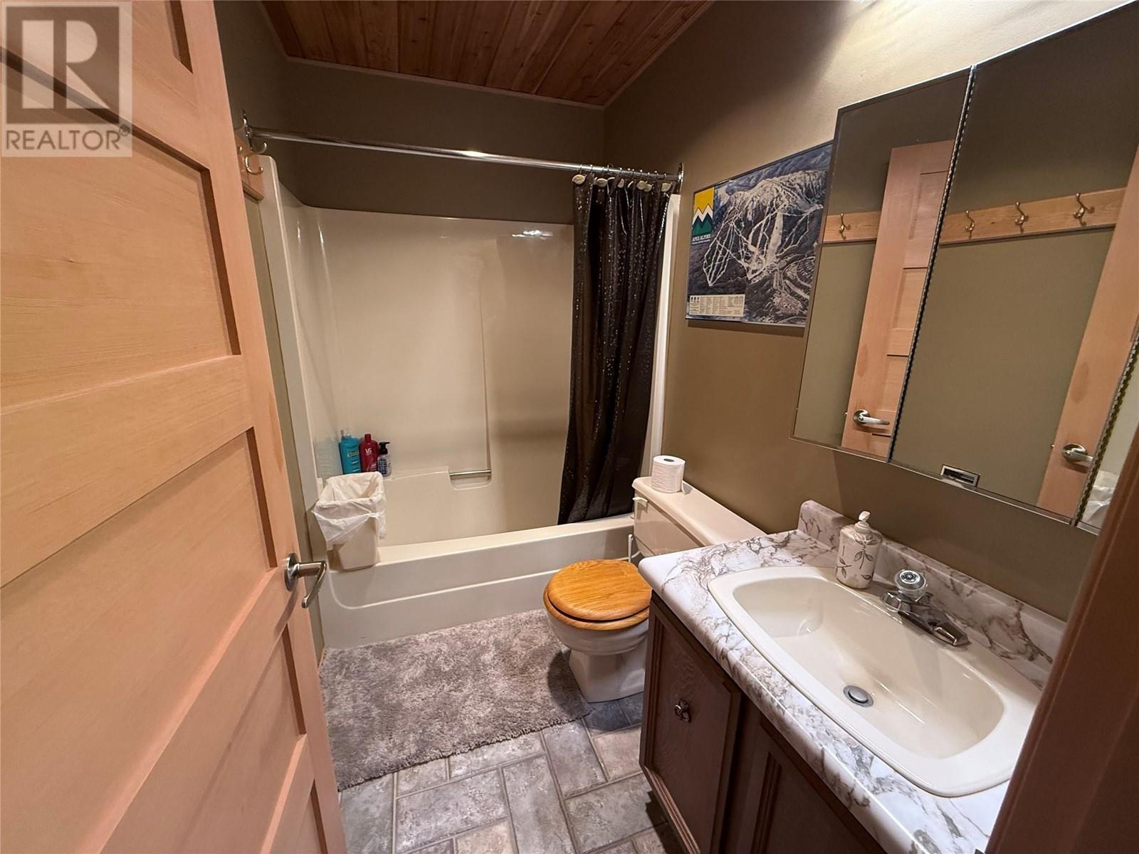 330 Strayhorse Road Unit# 205, Apex Mountain