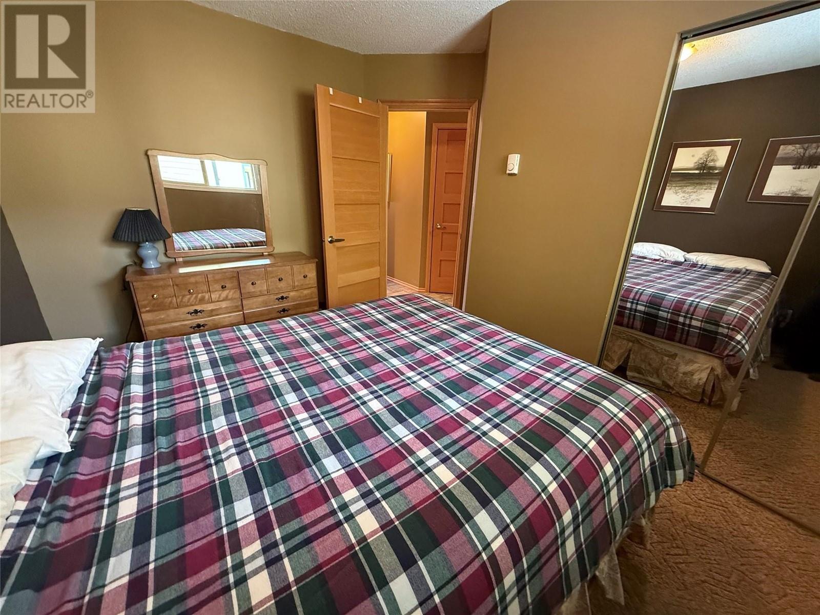 #205 330 Strayhorse Road - 9