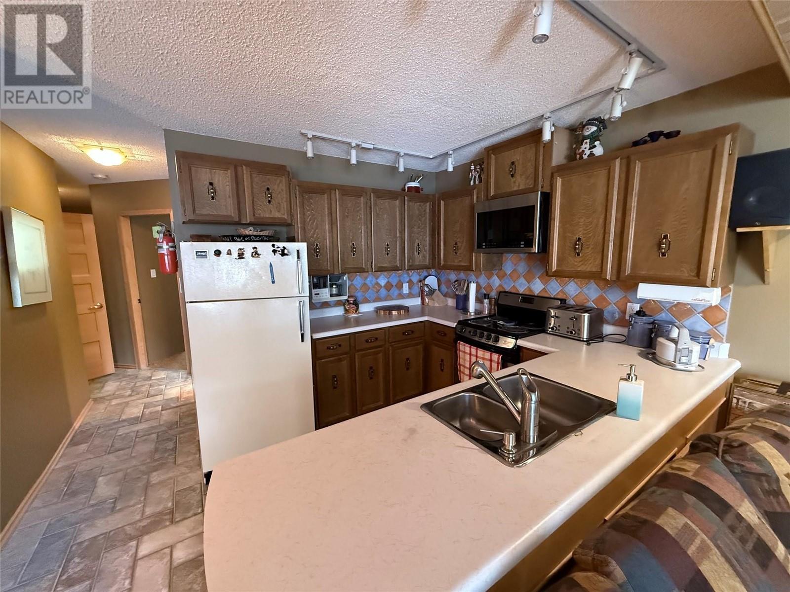 330 Strayhorse Road Unit# 205, Apex Mountain