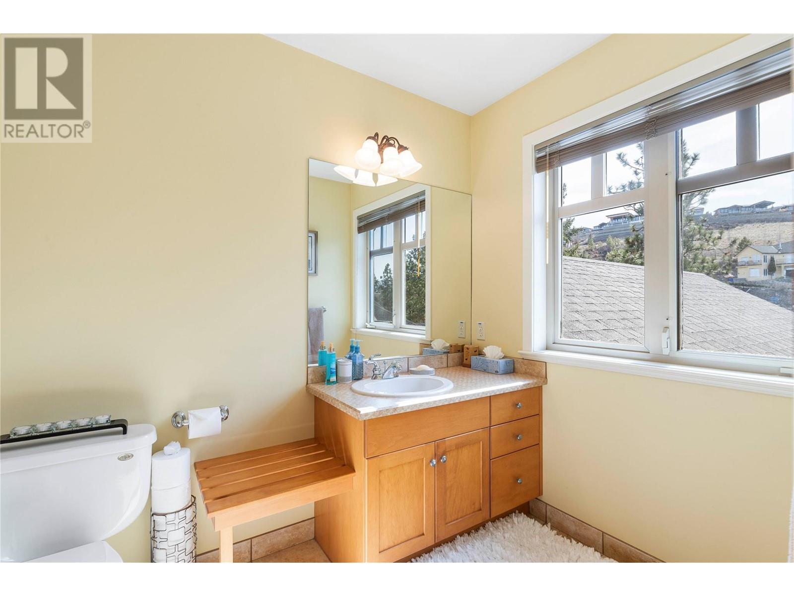  755 South Crest Drive, Kelowna