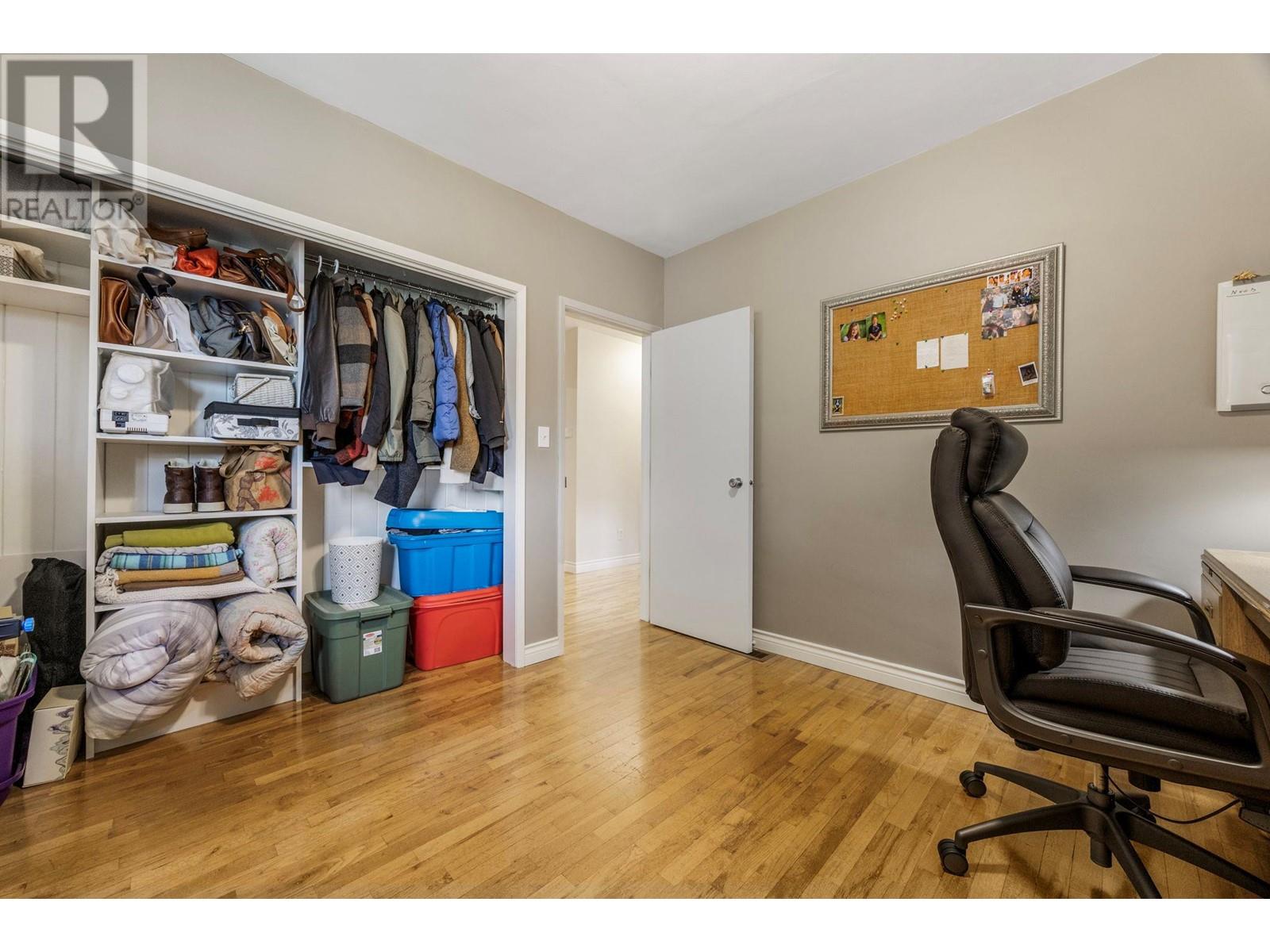  823 Dehart Avenue, Kelowna