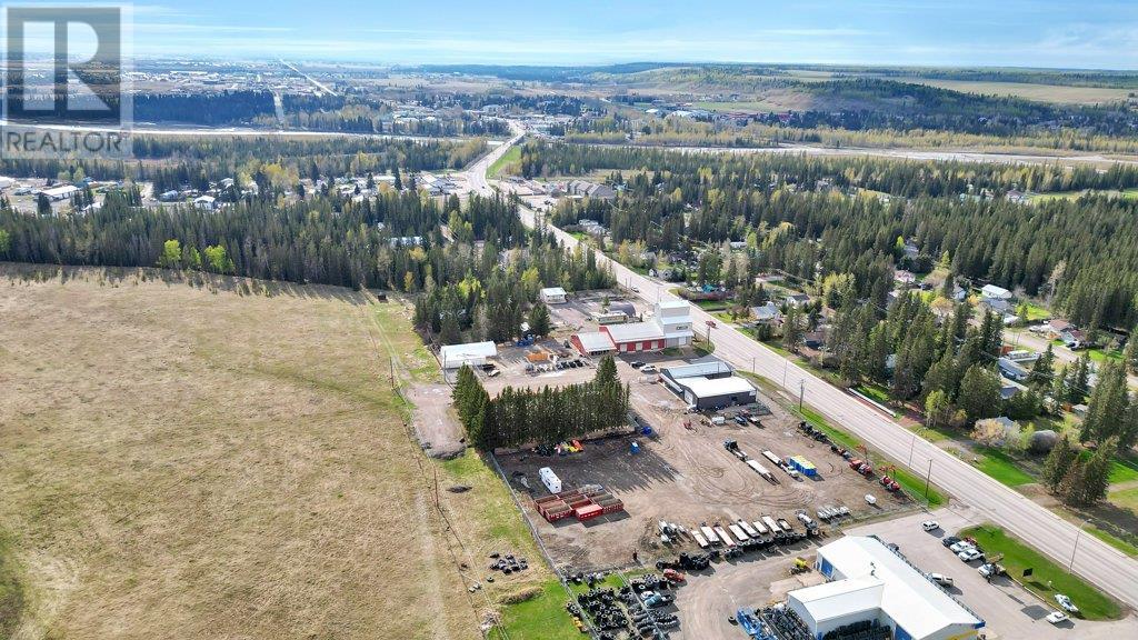 Photo 3 of 1101 Main Avenue, Sundre AB