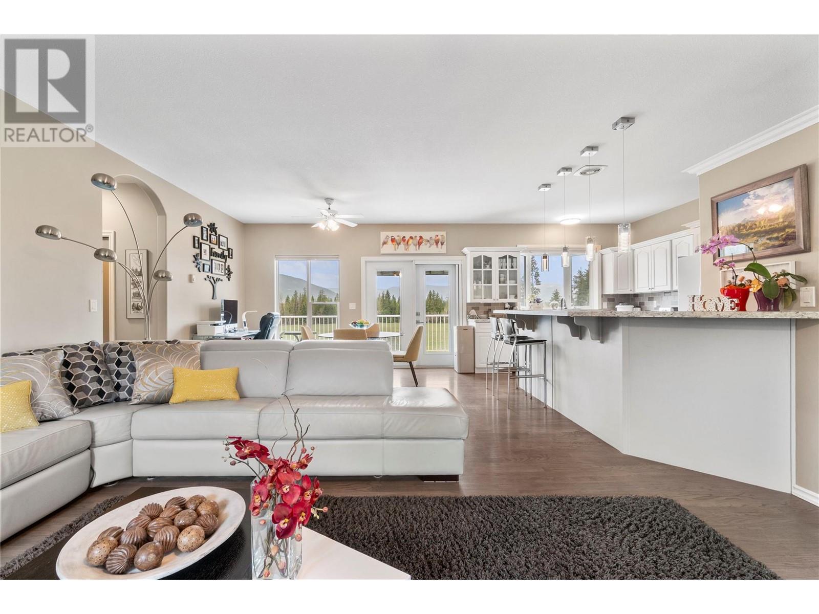  1851 70 Street Southeast, Salmon Arm