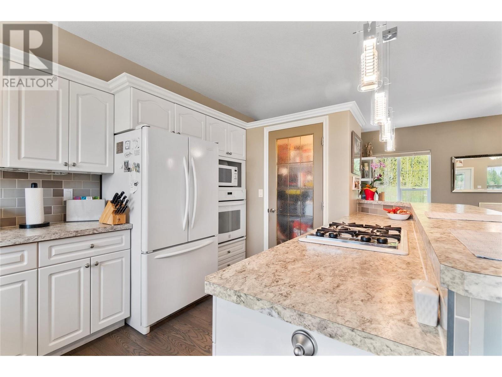  1851 70 Street Southeast, Salmon Arm