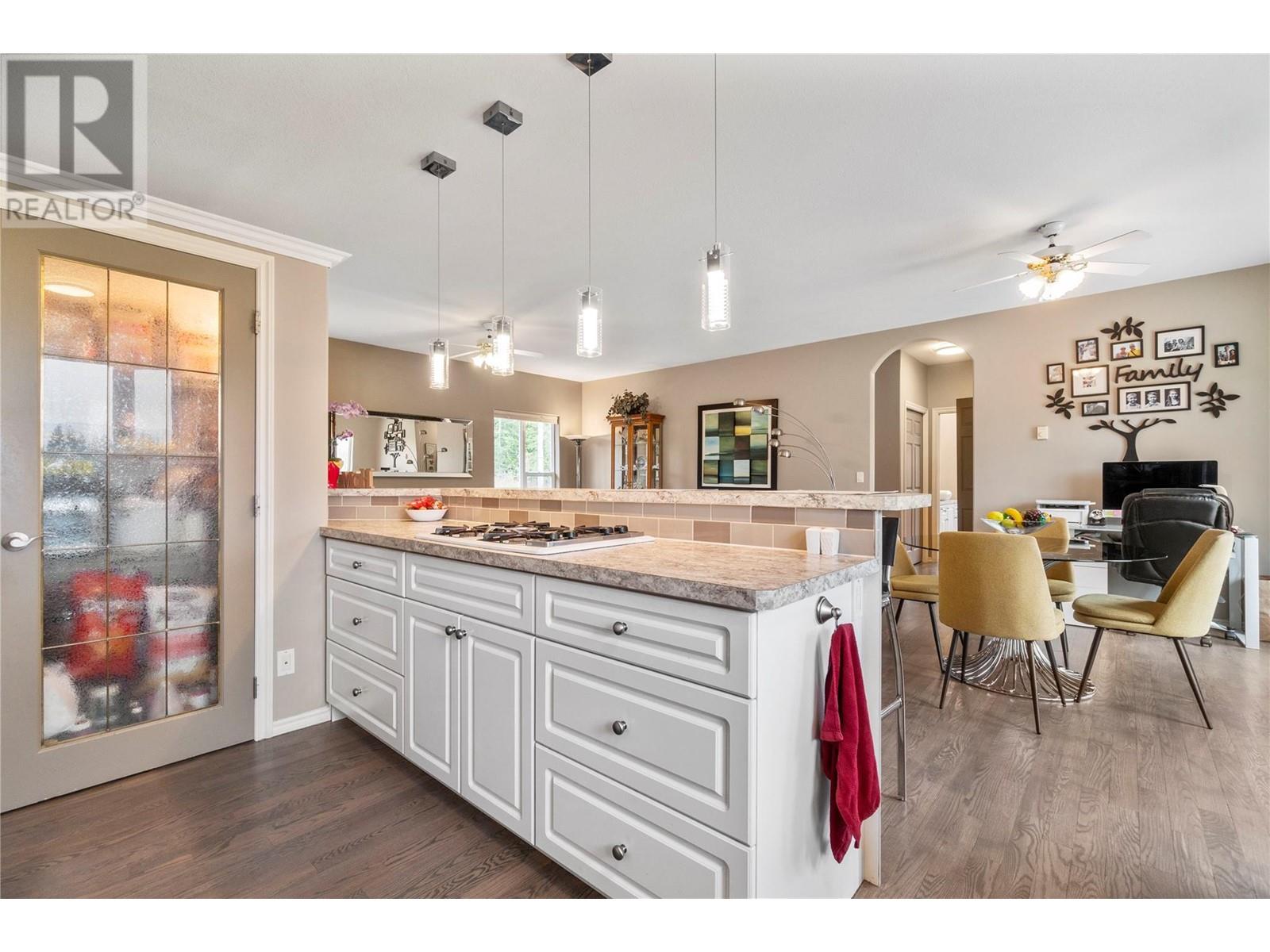  1851 70 Street Southeast, Salmon Arm