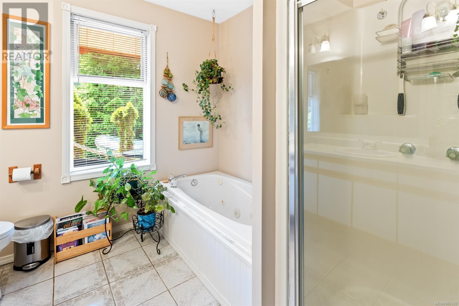 131 Garden St, Ucluelet