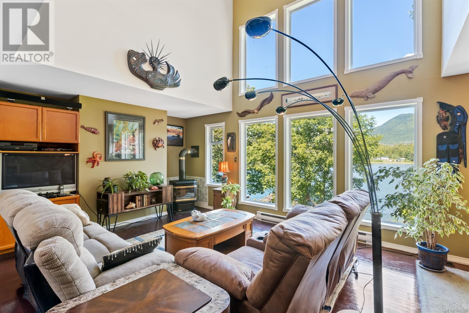 131 Garden St, Ucluelet