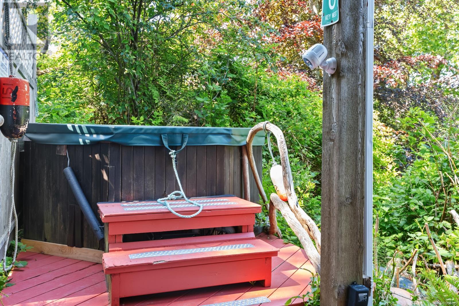 131 Garden St, Ucluelet