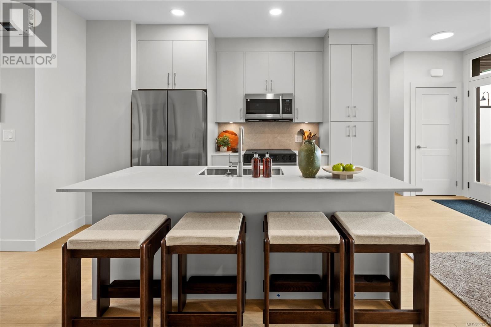 3739 Producers Way, Colwood