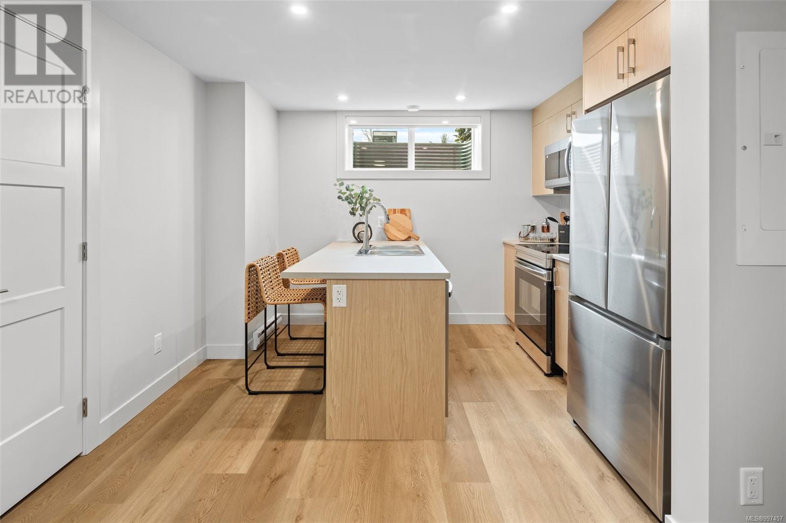 3739 Producers Way, Colwood