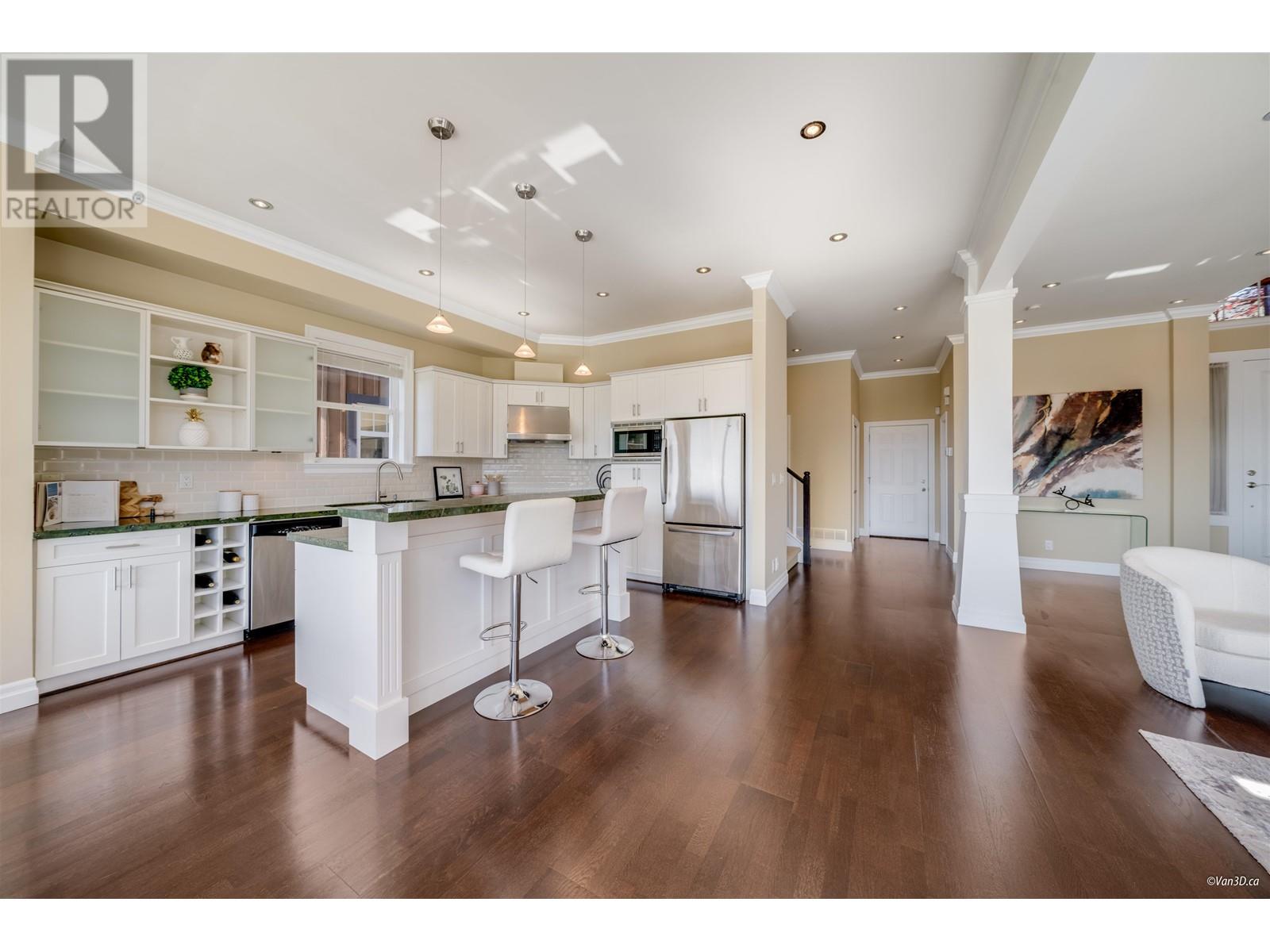 Photo 8 of 3235 Chartwell Lane, Coquitlam BC